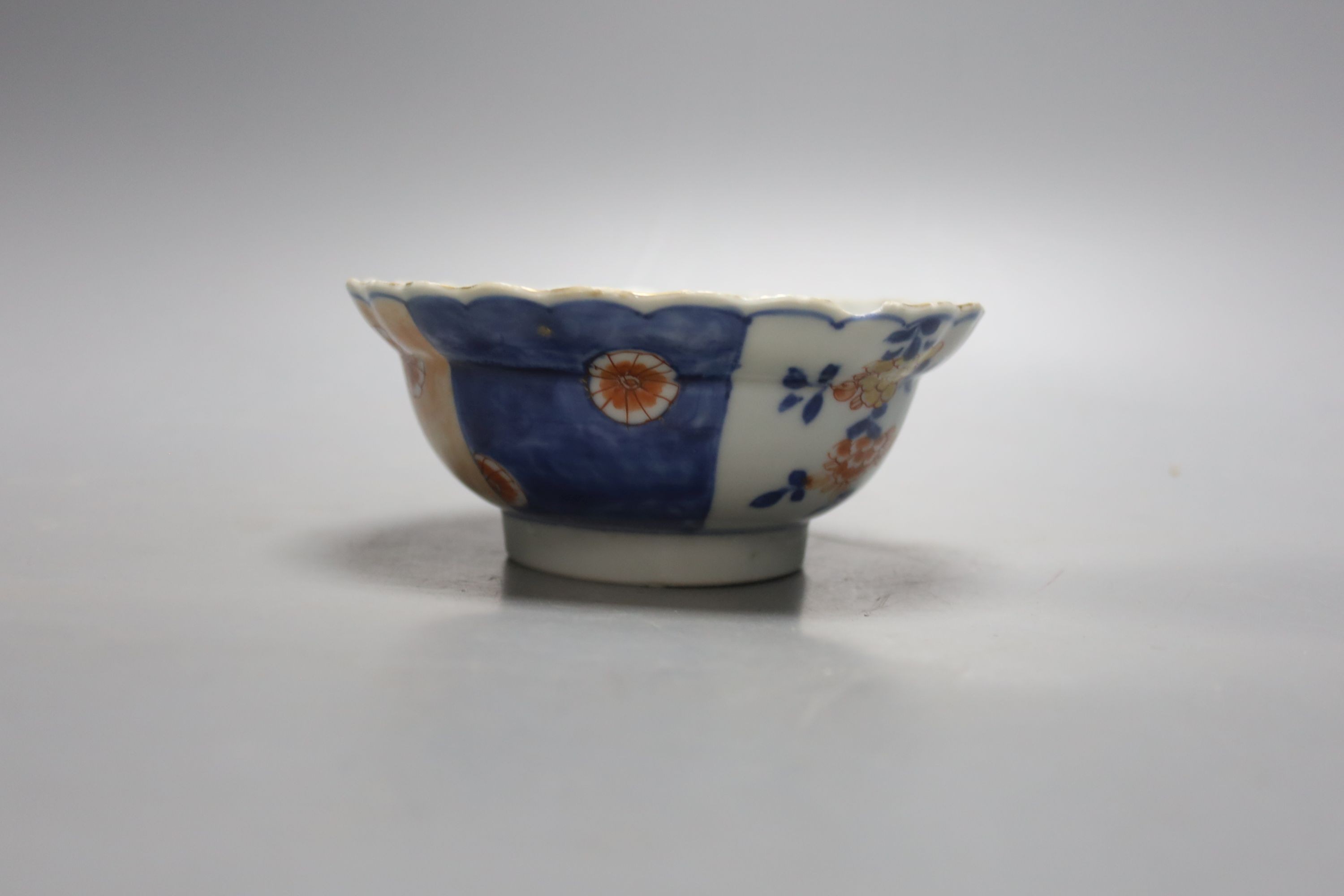 Two 18th century Chinese dishes and a bowl (3) 16.5cm